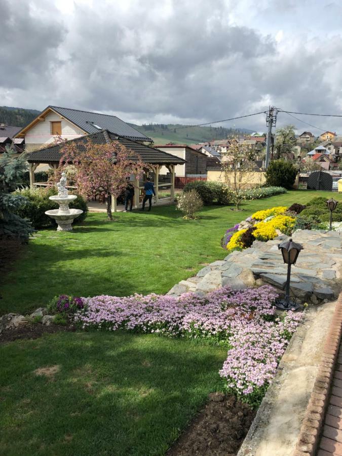 Penzion Lucs Heľpa Exterior foto
